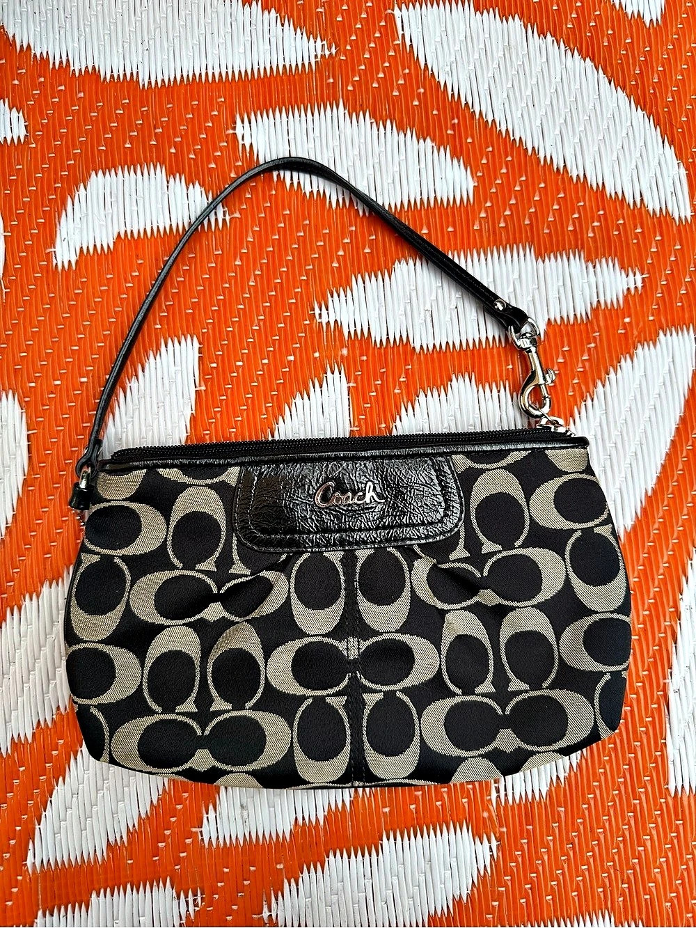 Coach Signature Jacquard Pleated Wristlet Shoulder Bag Black & cream